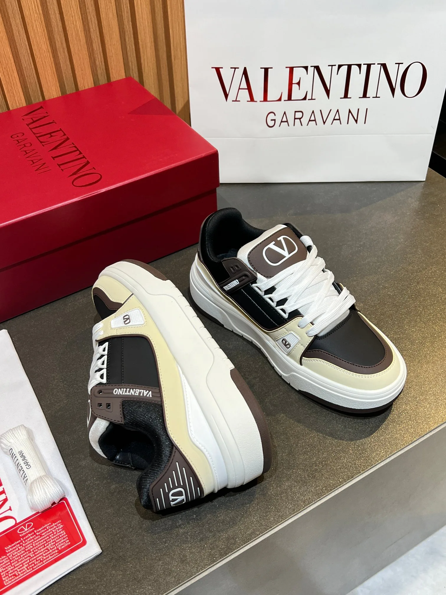 Кроссовки Женские Valentino 11575959