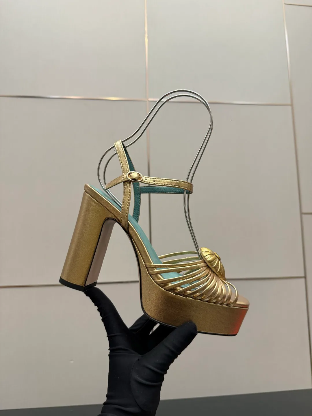 Босоножки Женские Valentino 5052049