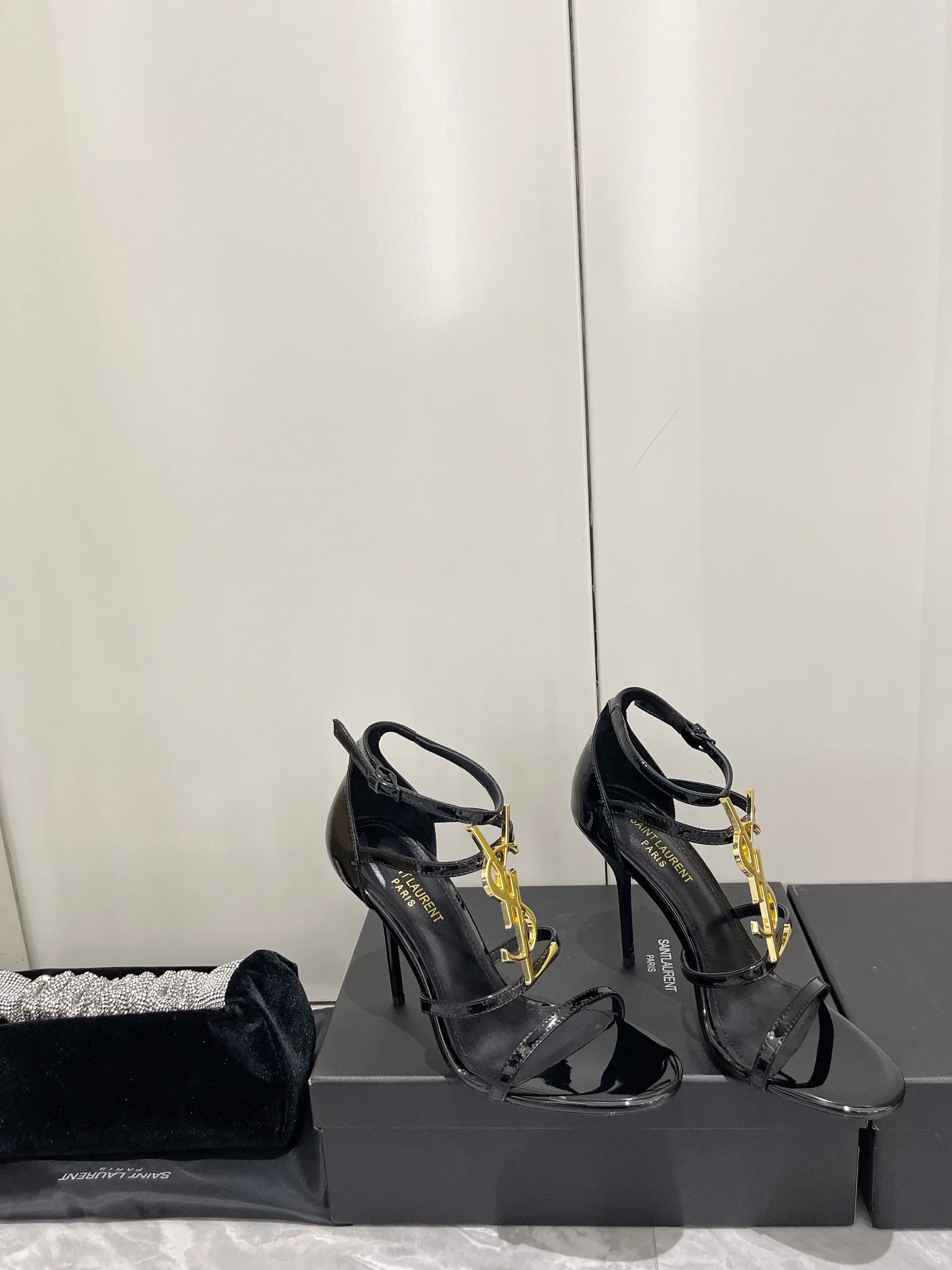 Босоножки Женские Saint Laurent 48797