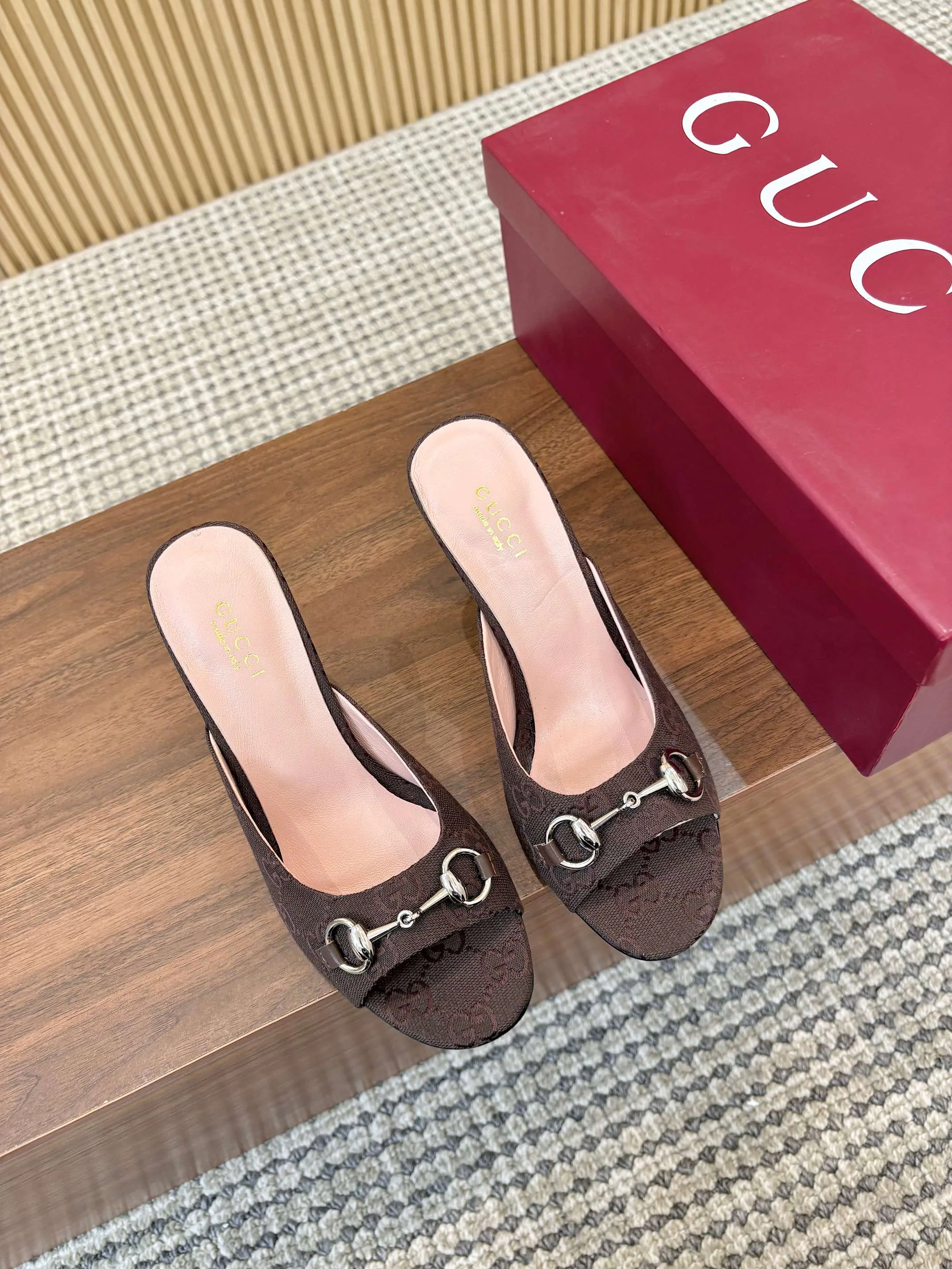 Босоножки Женские Gucci 11529296