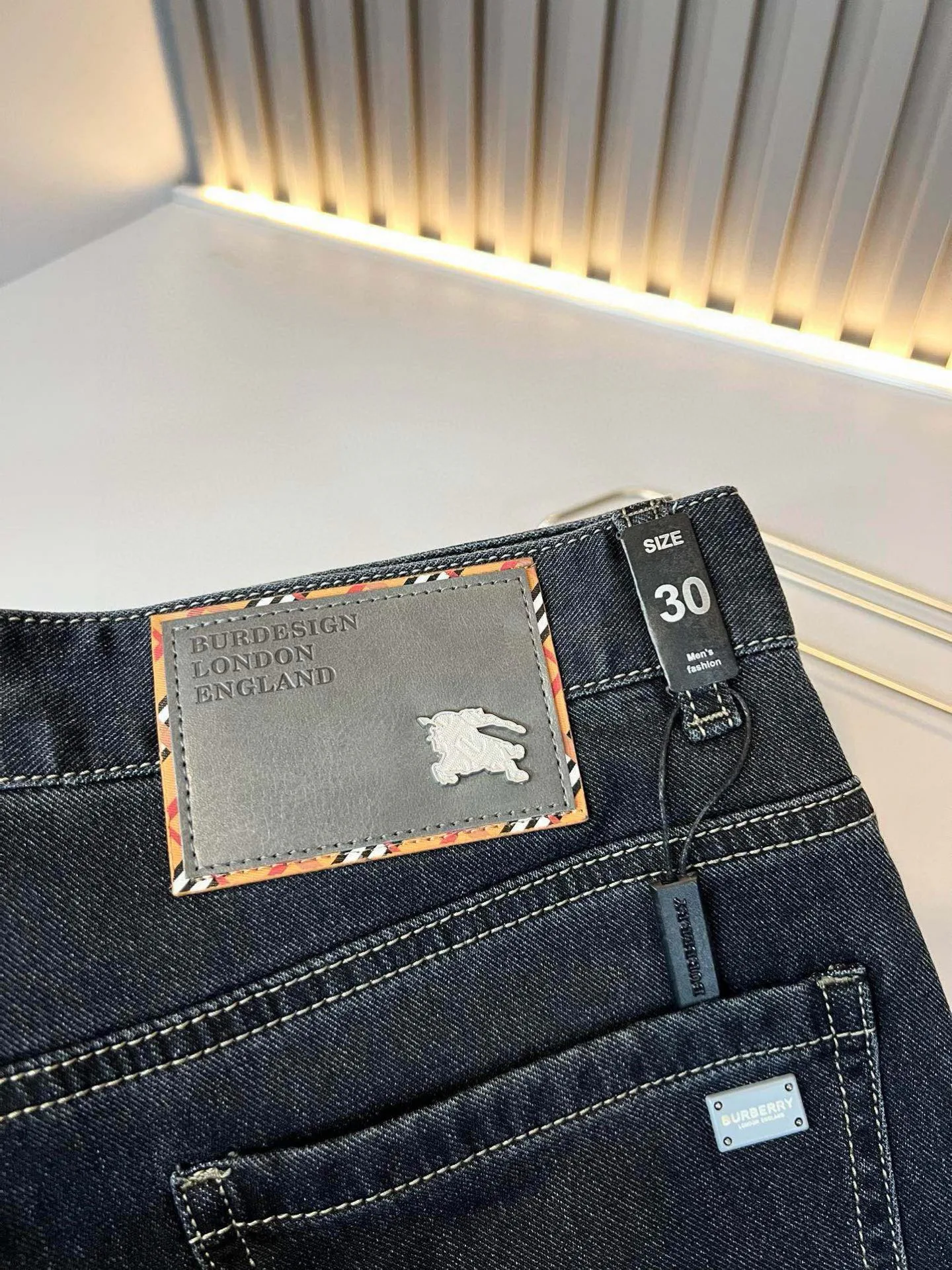 Джинсы Мужские Burberry 8457