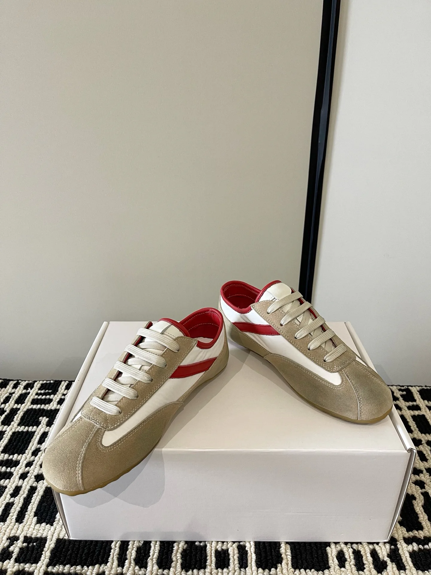 Кроссовки Женские Alexander Mcqueen 18386253
