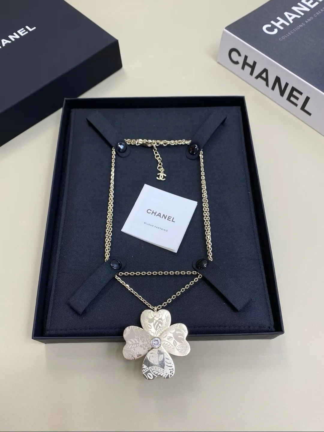 Бижутерия Chanel 5444517