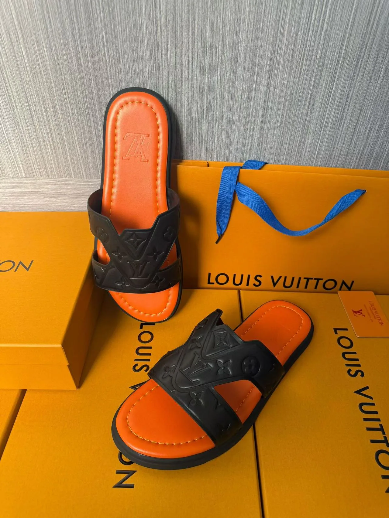 Шлепанцы Женские Louis Vuitton 1845042