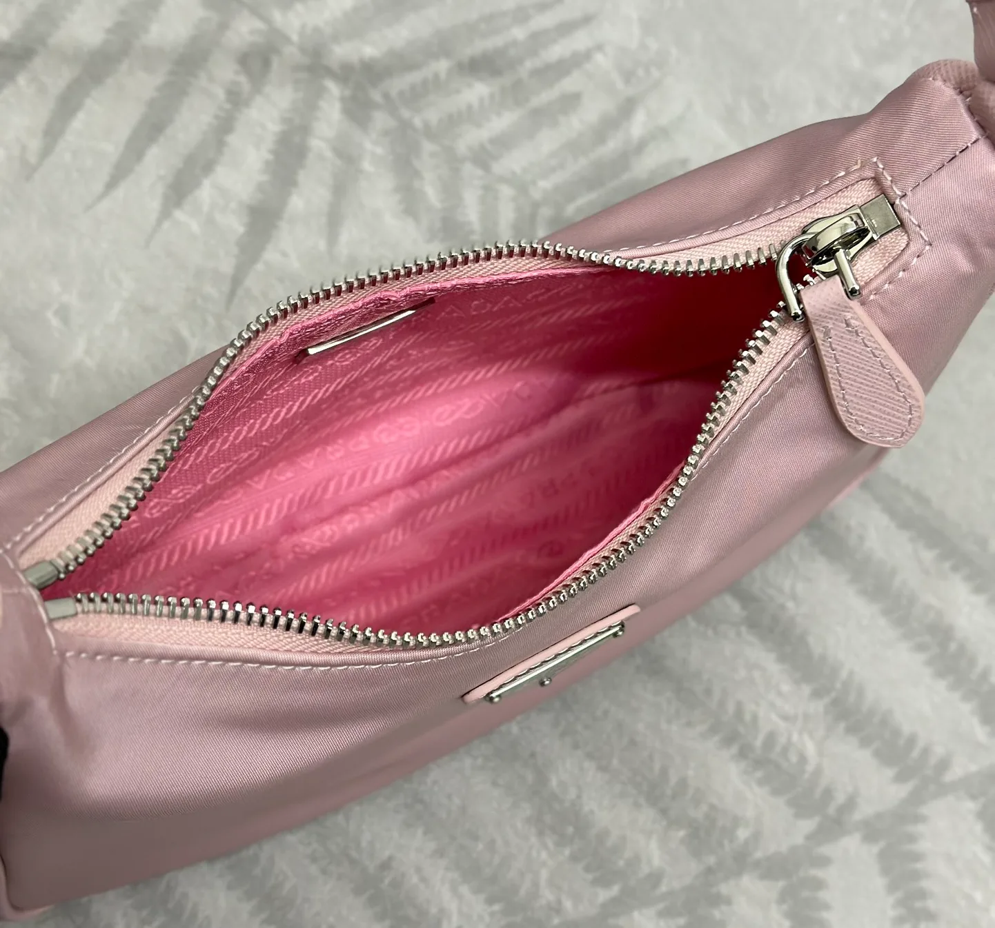 Сумки На Ремне Женские Prada 11682041