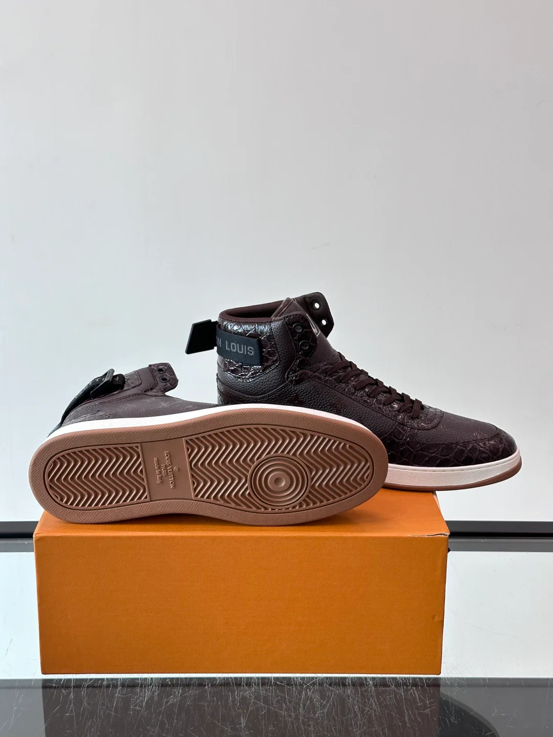 Кроссовки Мужские Louis Vuitton 18400596
