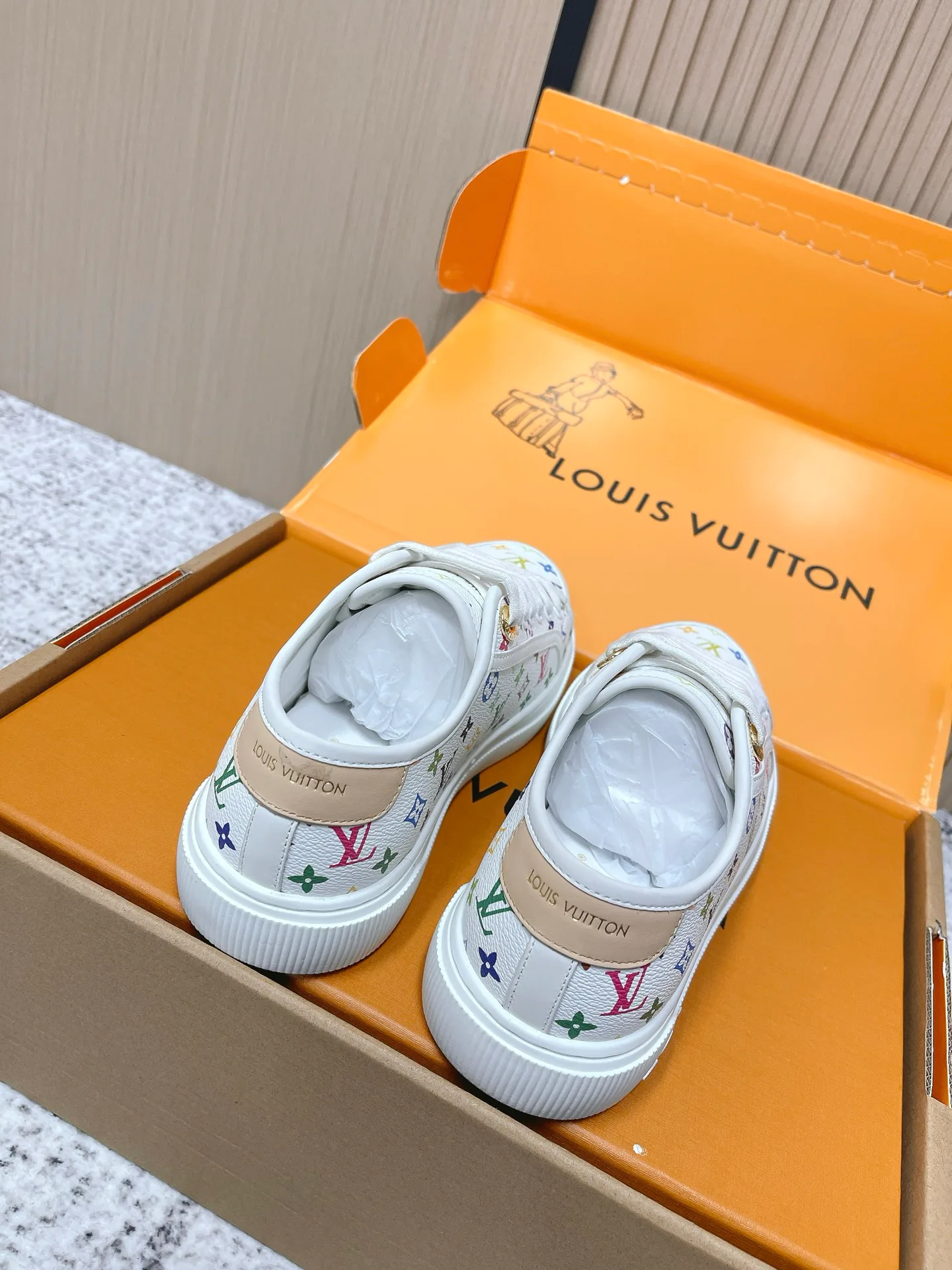 Кроссовки Женские Louis Vuitton 1511845