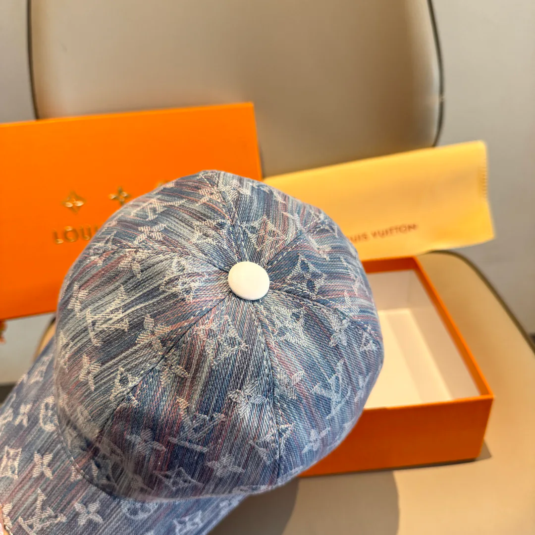 Головные Уборы Louis Vuitton 18105297