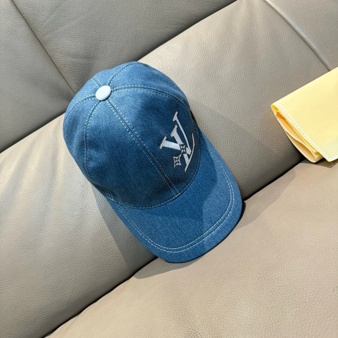 Головные Уборы Louis Vuitton 11362277