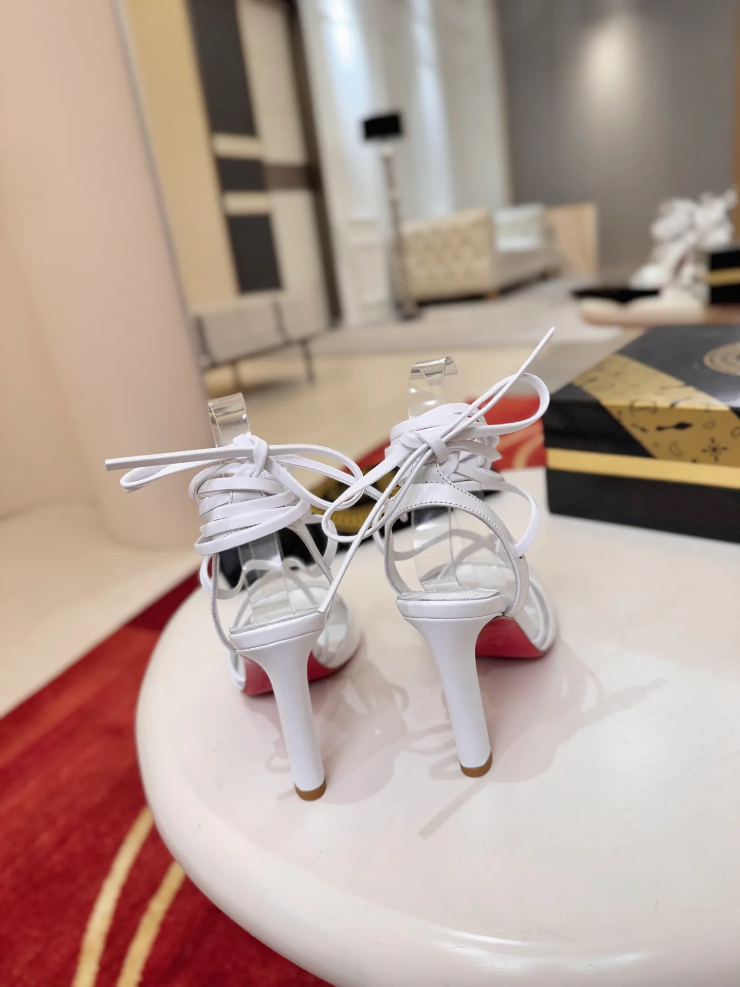 Босоножки Женские Christian Louboutin 19570905