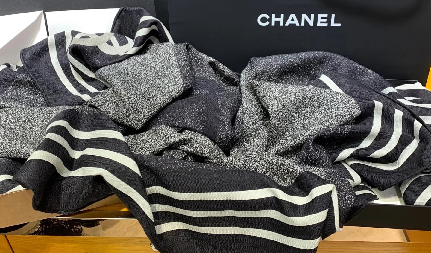 Шарфы Chanel 18673795