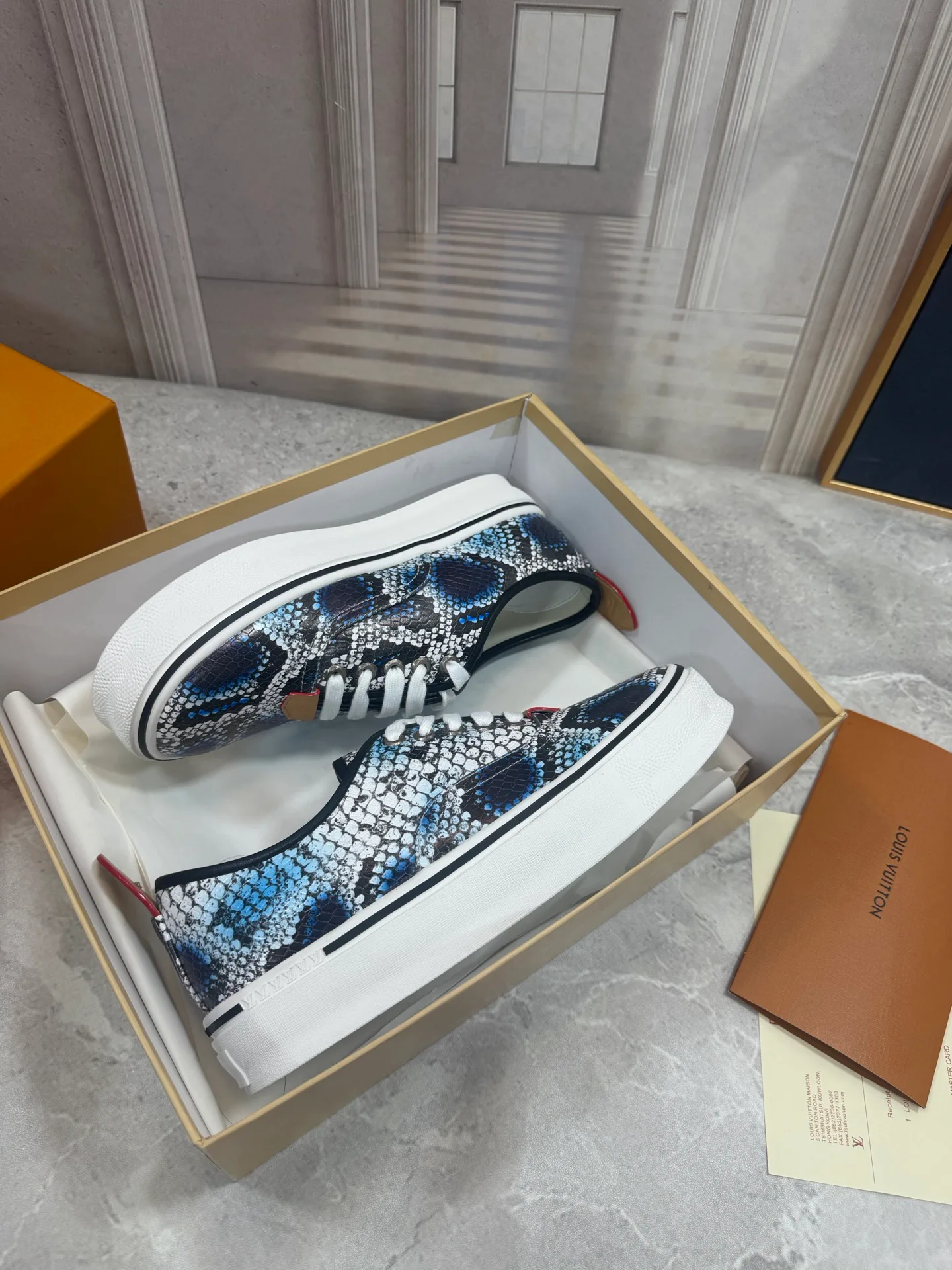 Кроссовки Мужские Louis Vuitton 18190060