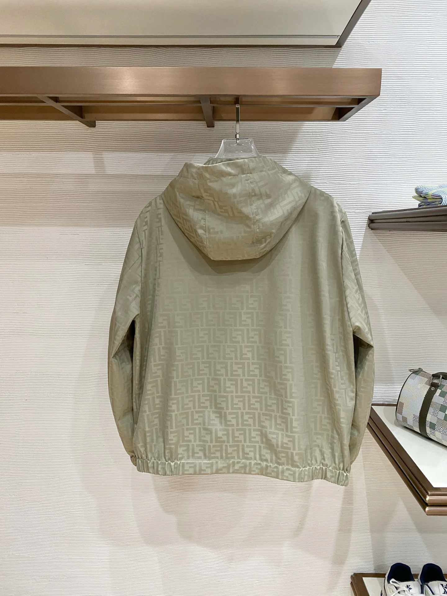 Куртки И Пуховики Мужские Fendi 10271908