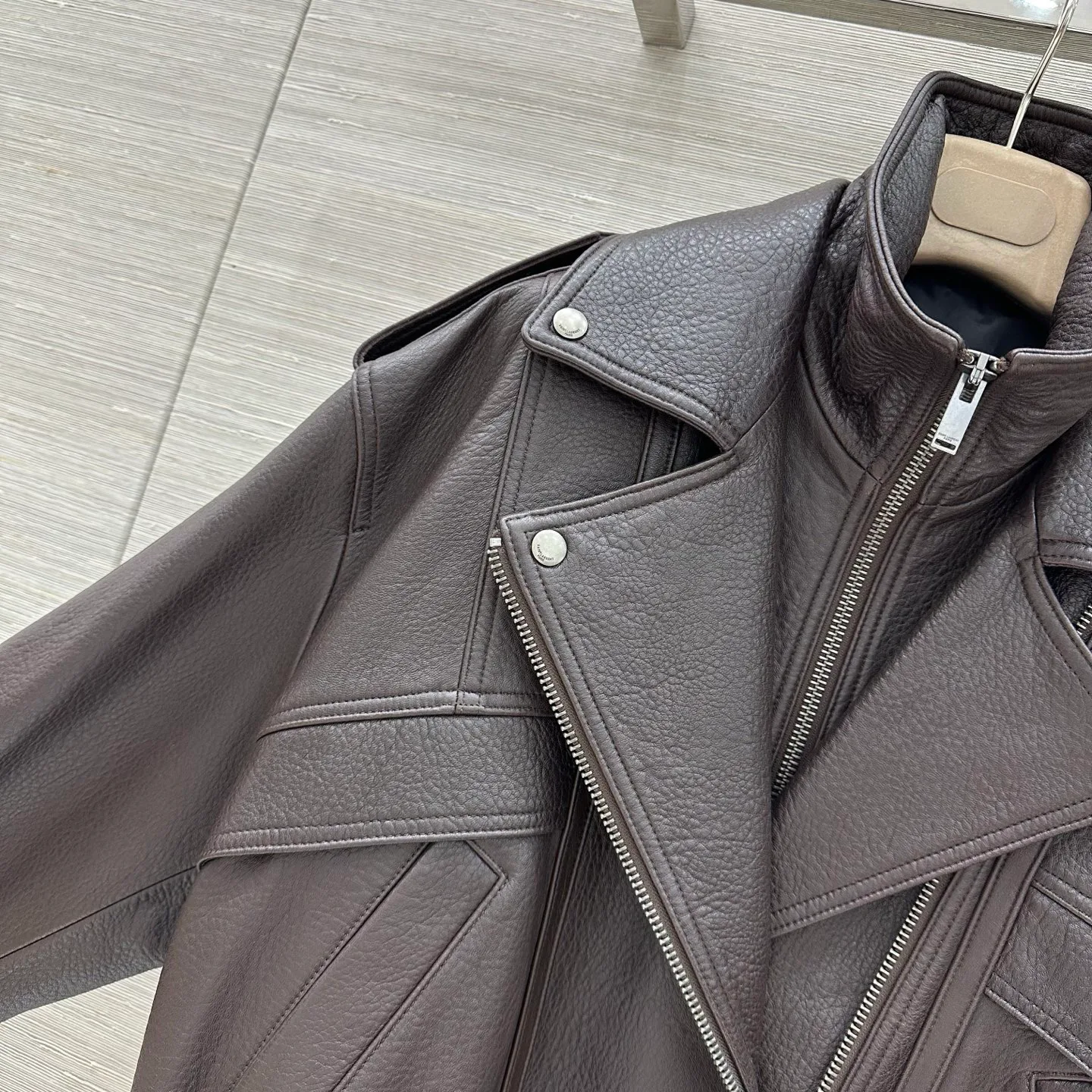 Кожаные Куртки И Дублёнки Женские Saint Laurent 19737849