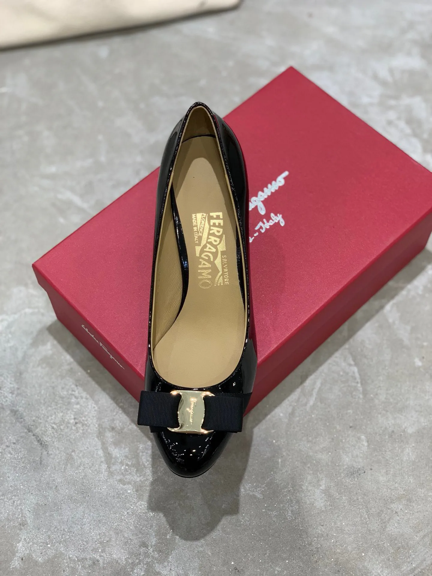 Туфли Женские Salvatore Ferragamo 18340724
