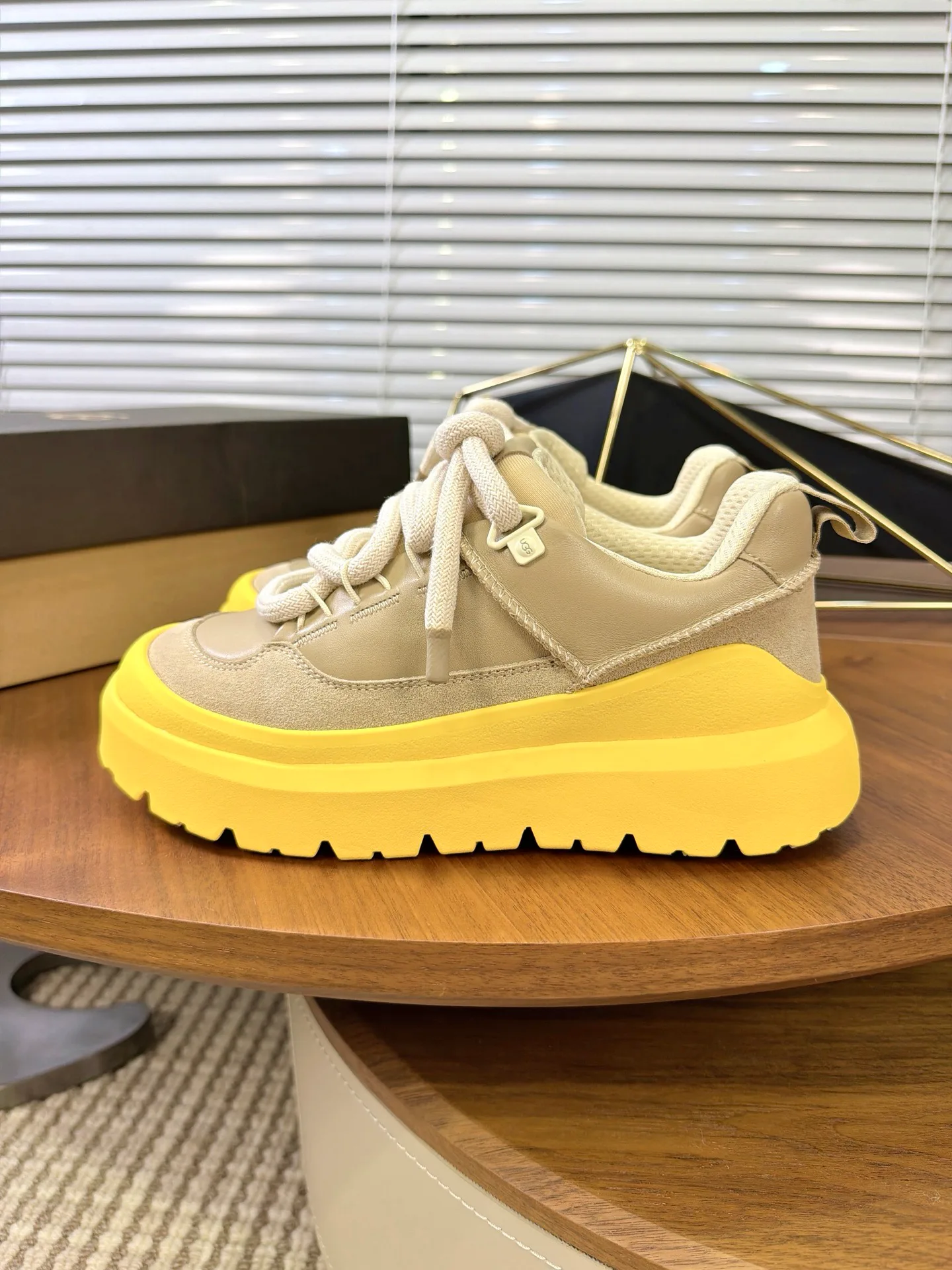 Кроссовки Женские Ugg 19690069