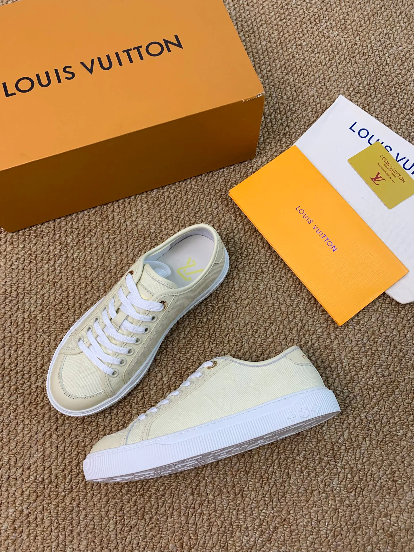 Кроссовки Женские Louis Vuitton 17545207