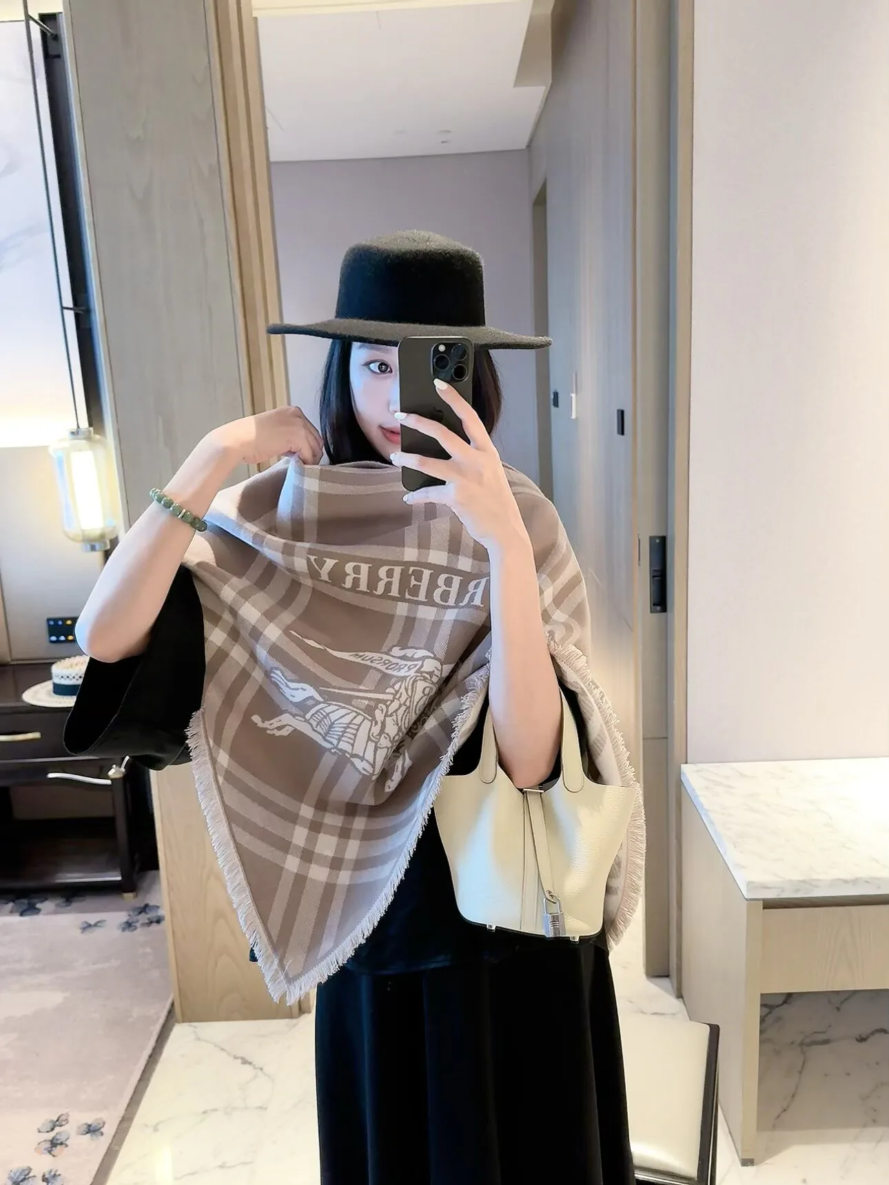 Шарфы Burberry 18445201