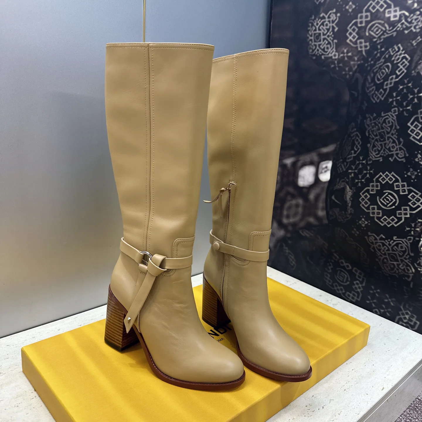 Сапоги Женские Fendi 19250131