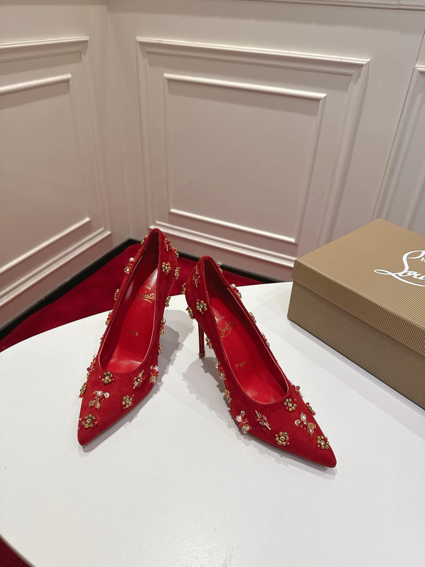 Туфли Женские Christian Louboutin 17057835