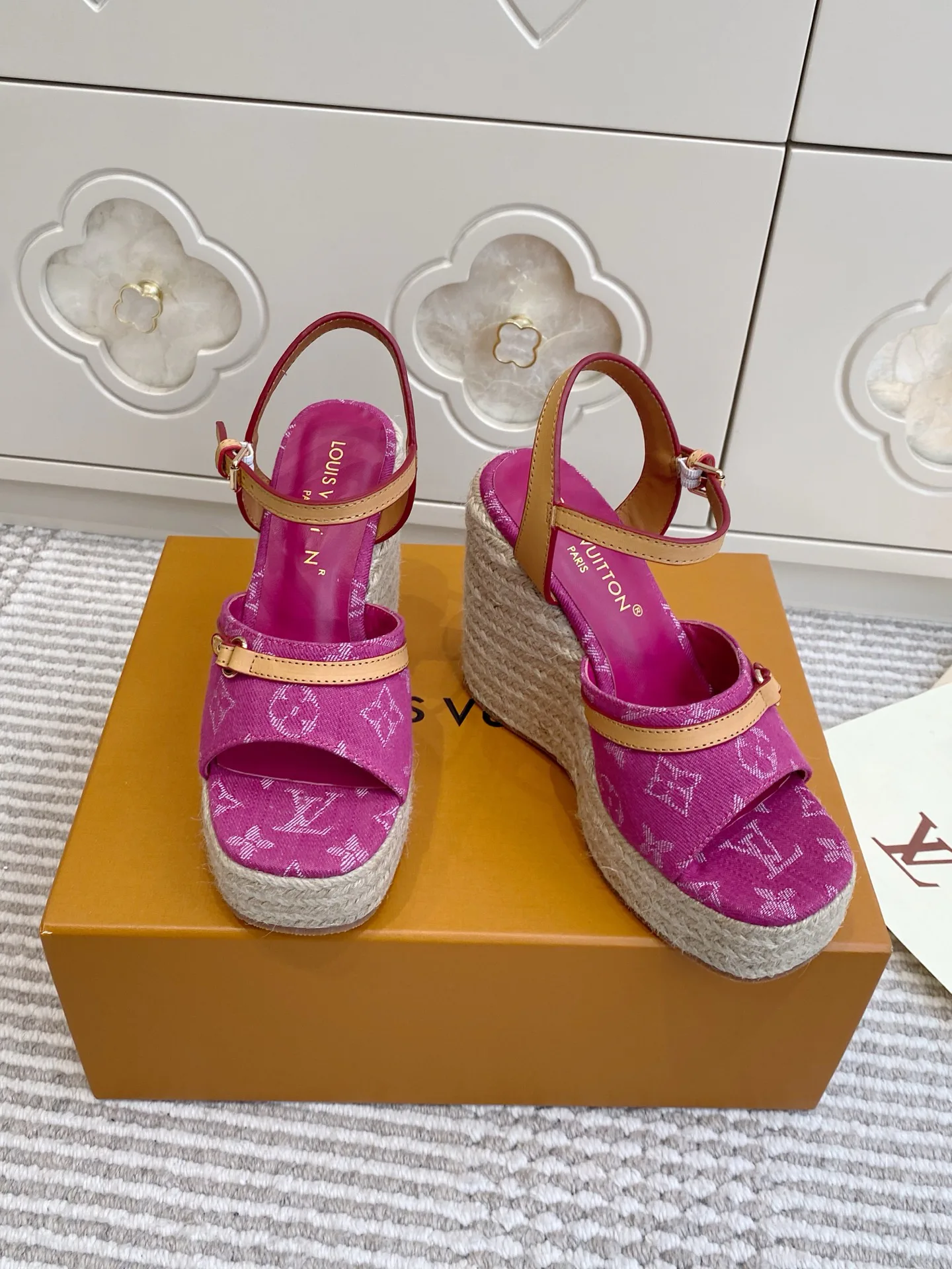 Босоножки Женские Louis Vuitton 13185480