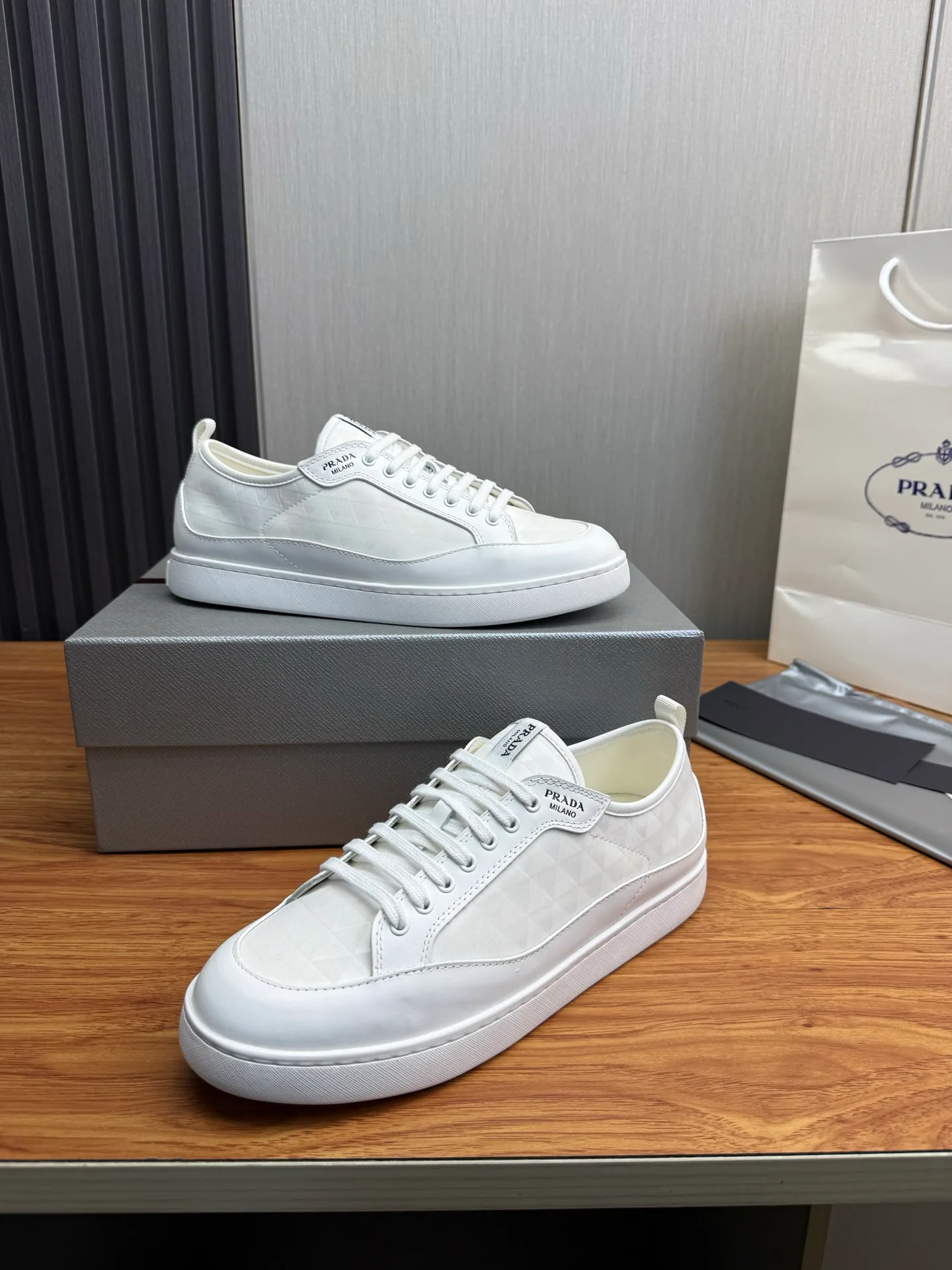 Кроссовки Мужские Prada 13537322