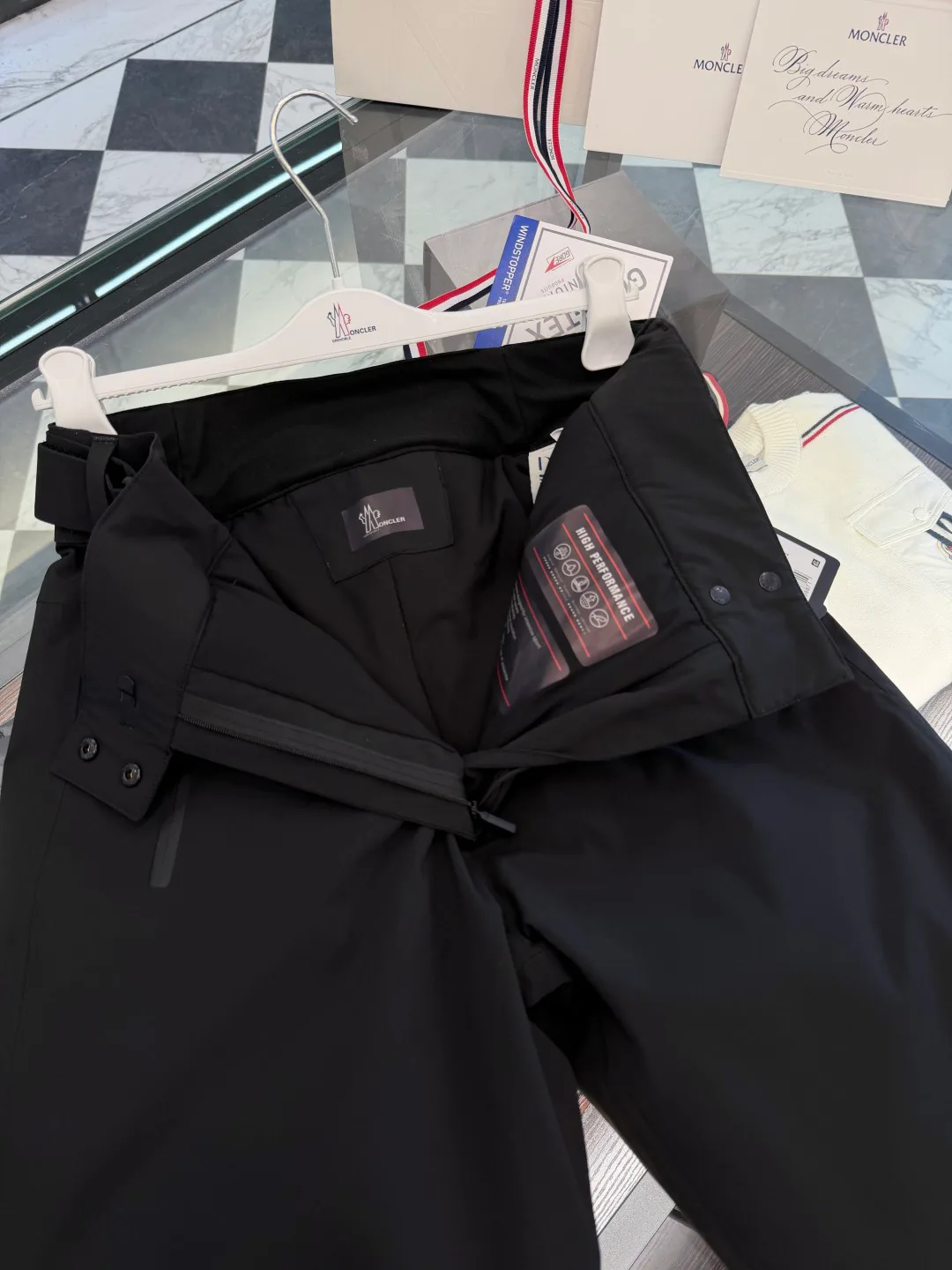 Брюки Женские Moncler 18133616