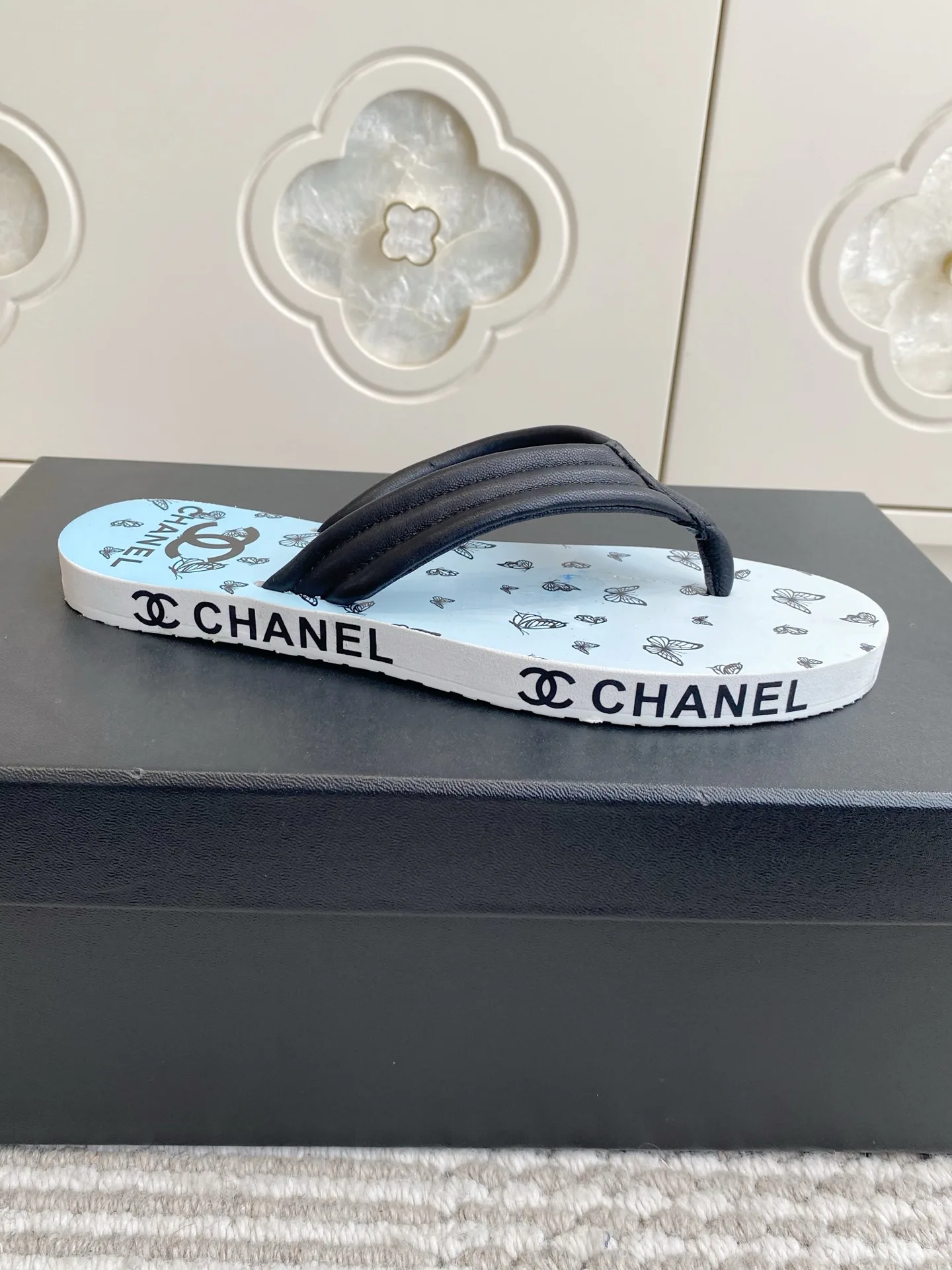 Шлепанцы Женские Chanel 11909737