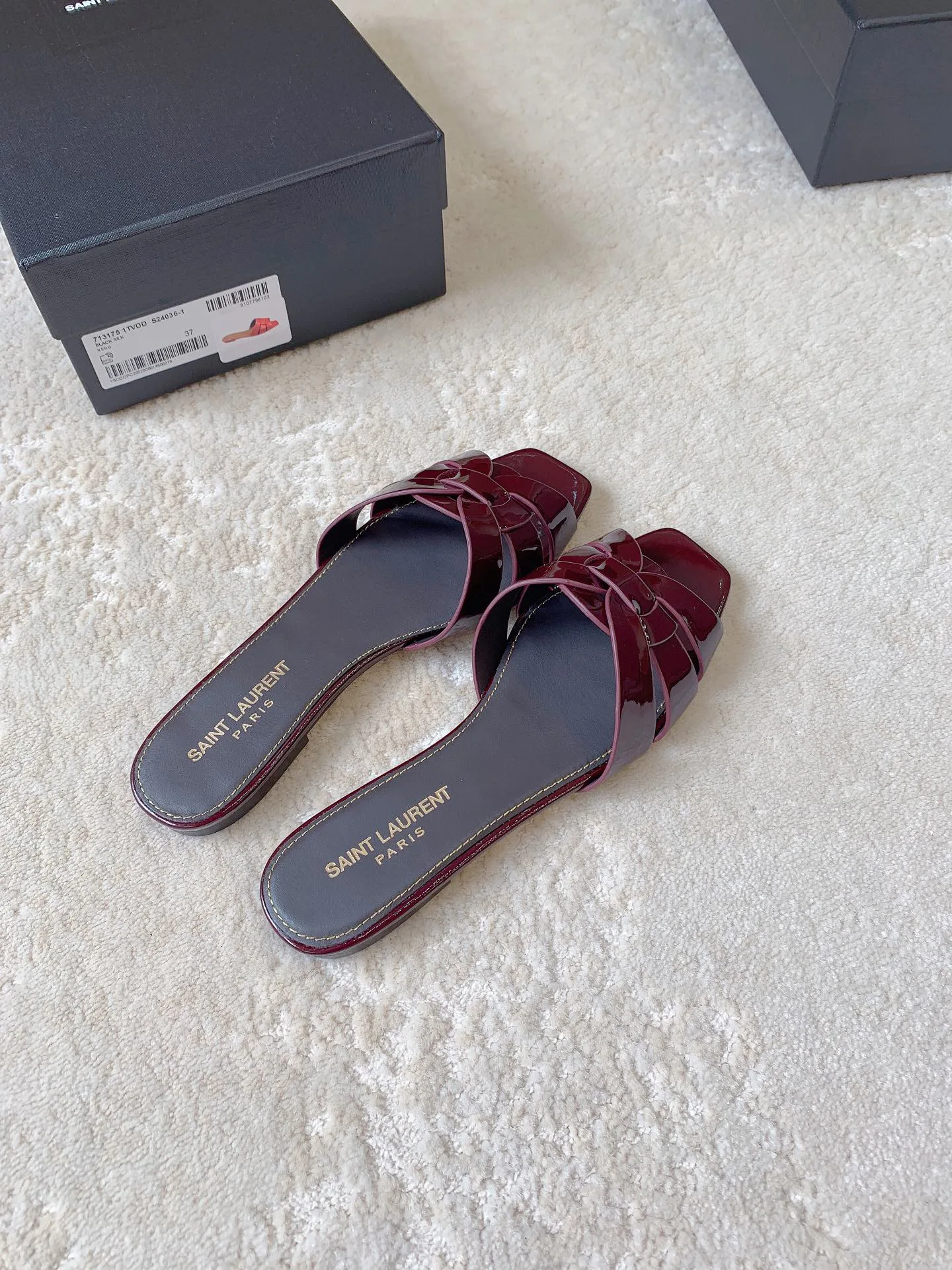 Шлепанцы Женские Saint Laurent 4390919