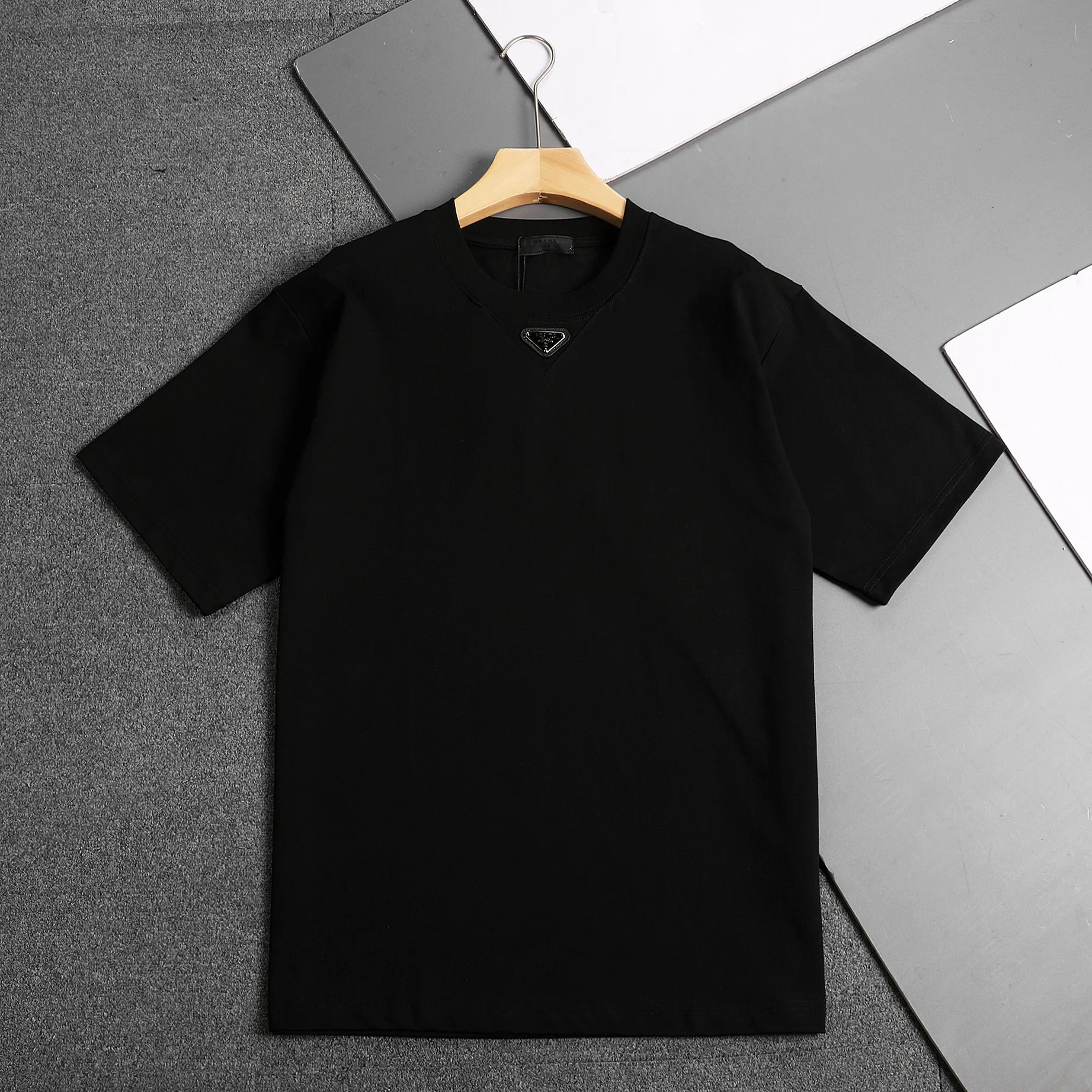 Футболки Женские Prada 10151595