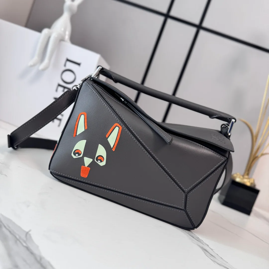 Классические Сумки Женские Loewe 11674522