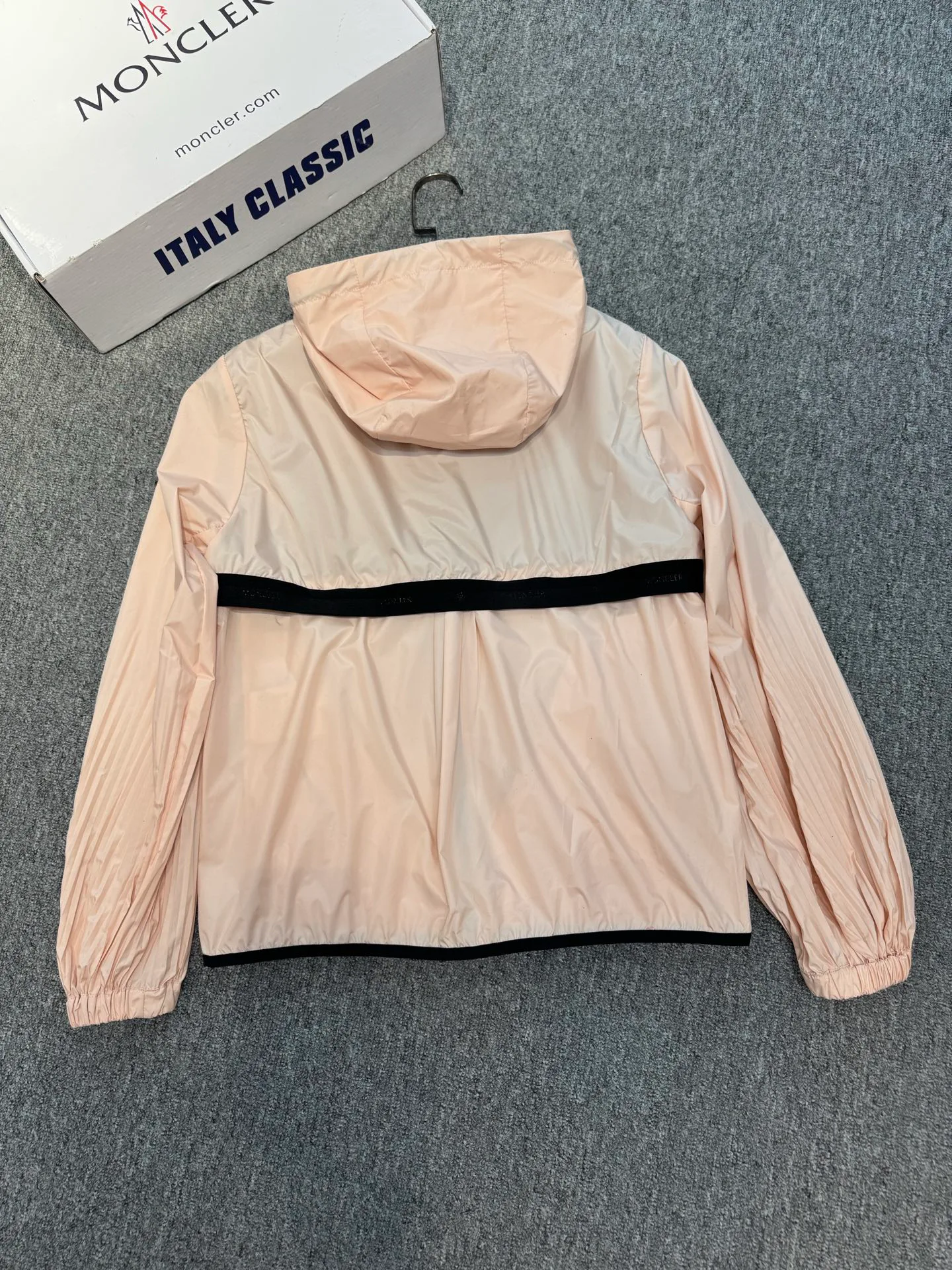 Куртки Женские Moncler Куртки Женские Moncler