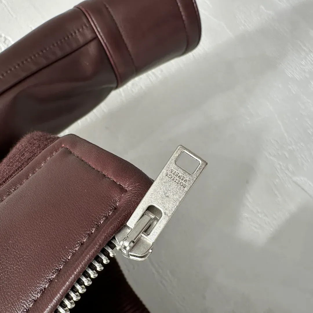 Куртки И Пуховики Женские Bottega Veneta 150084