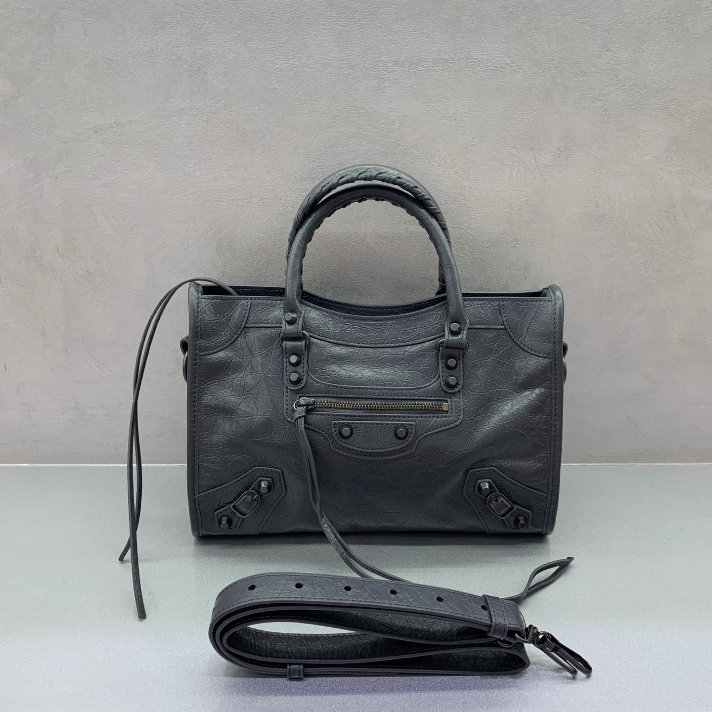 Классические Сумки Женские Balenciaga 18136151