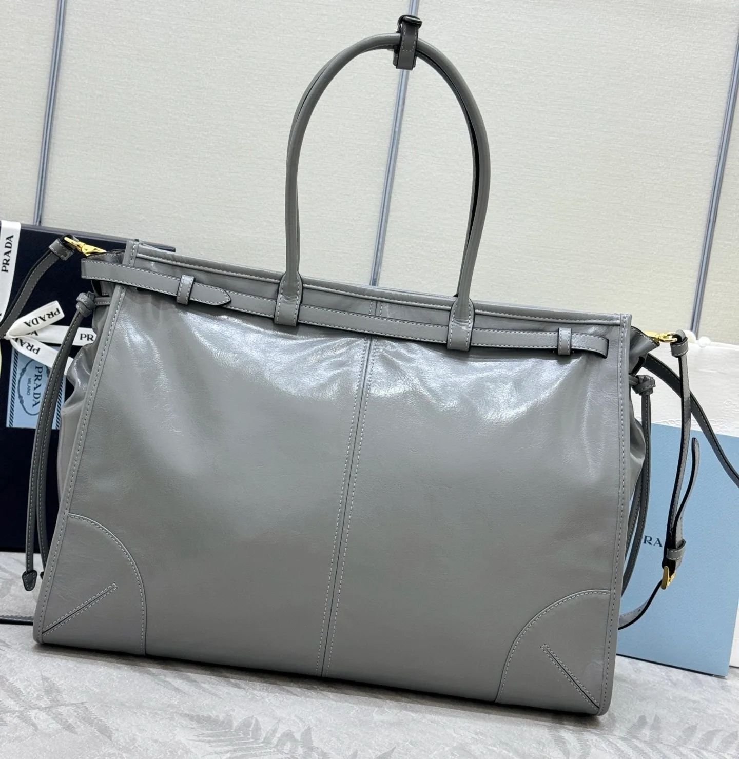 Классические Сумки Женские Prada 11462558