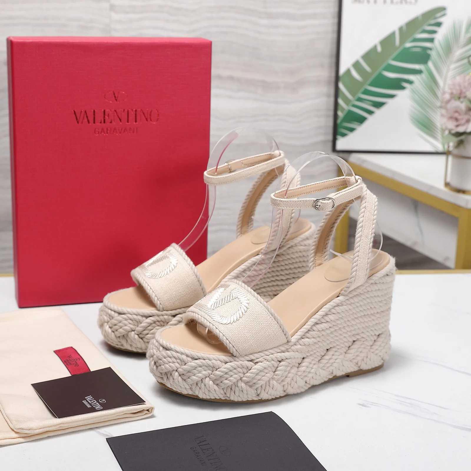 Босоножки Женские Valentino 17371720
