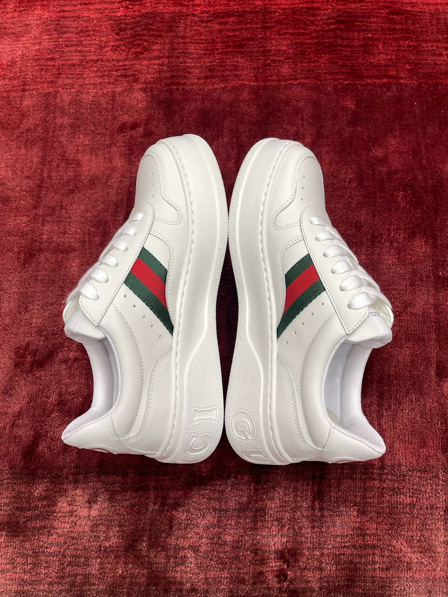Кроссовки Женские Gucci 18995287