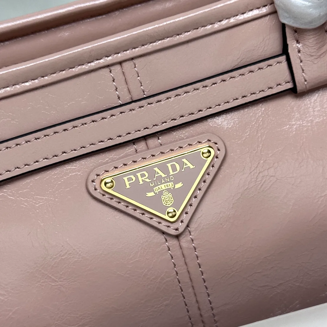 Классические Сумки Женские Prada 10446839