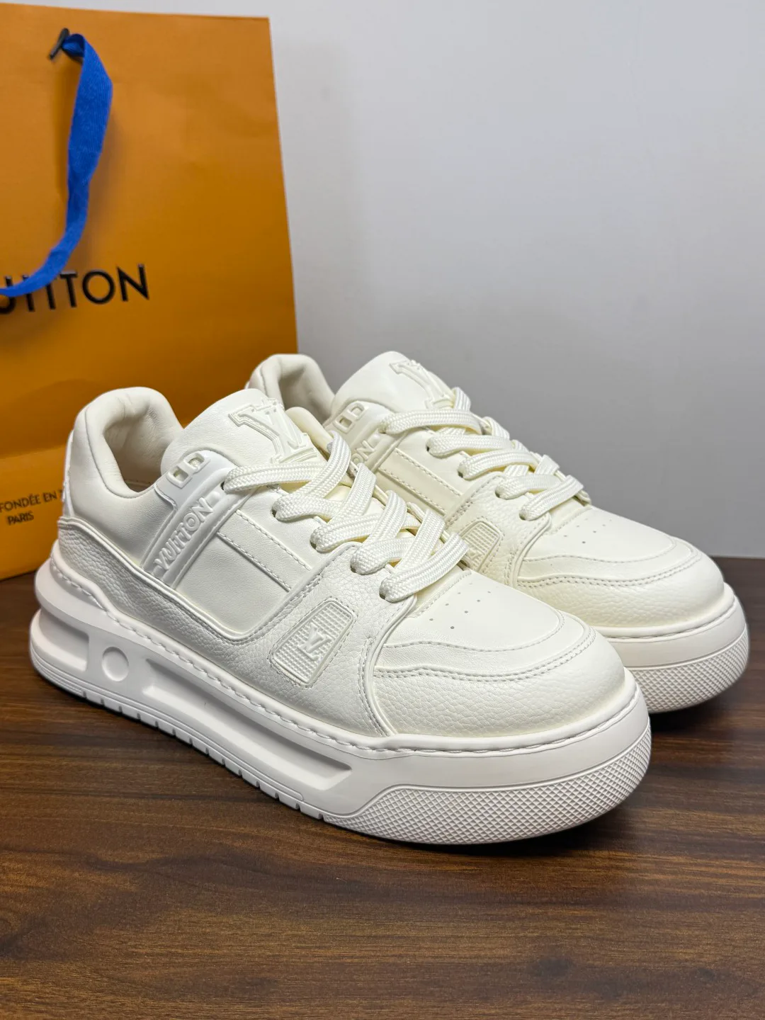 Кроссовки Мужские Louis Vuitton 19716373