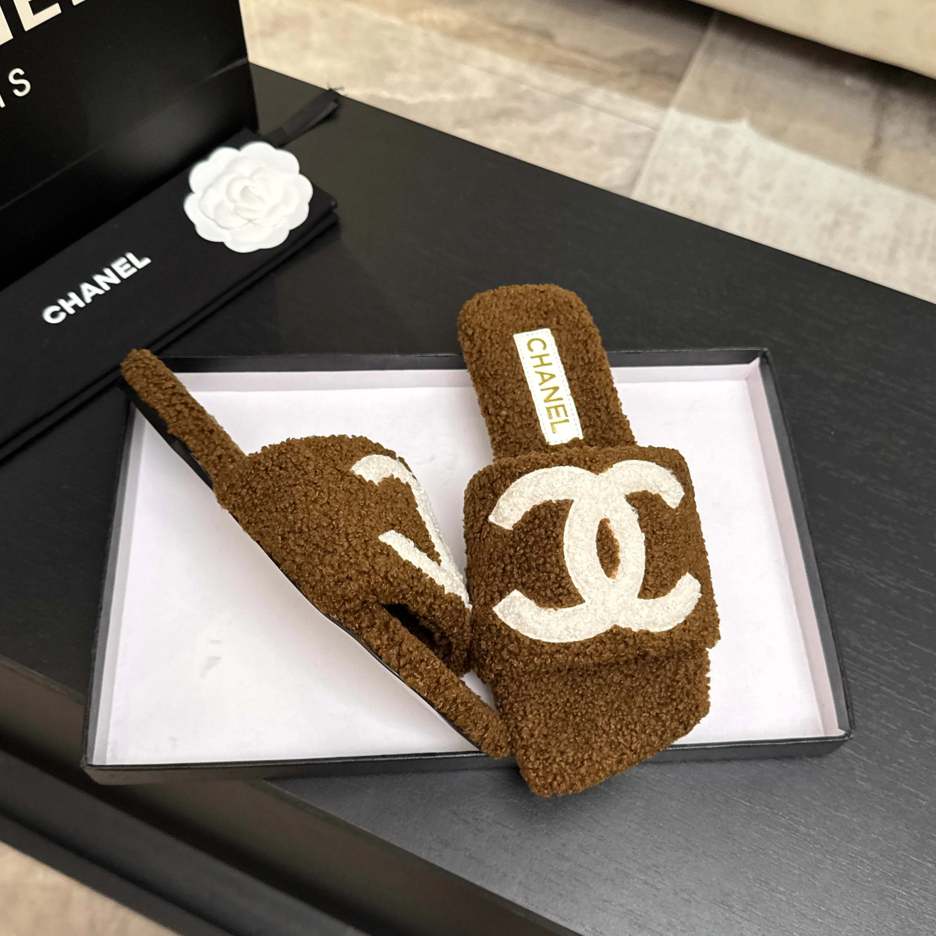 Тапочки Женские Chanel 18501008