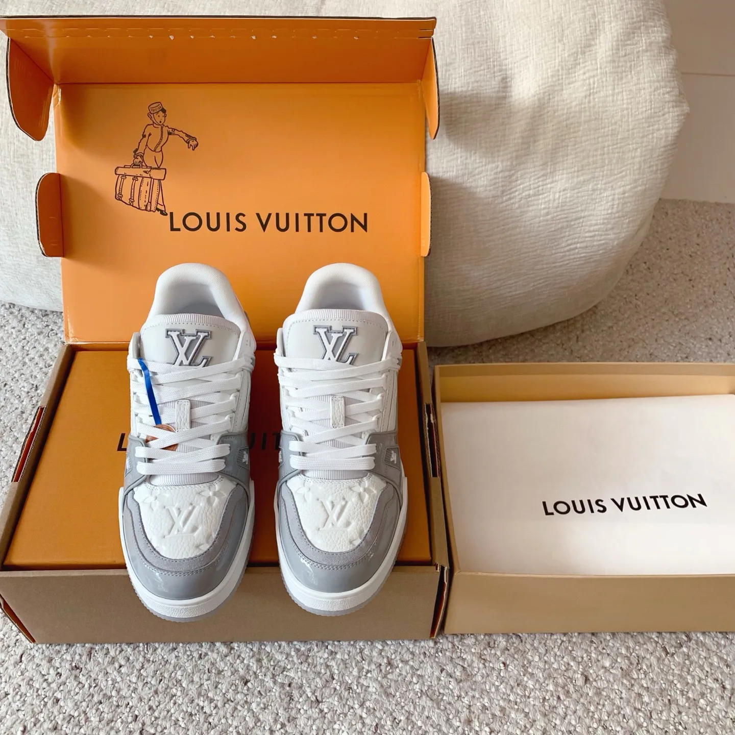 Кроссовки Женские Louis Vuitton 18375819