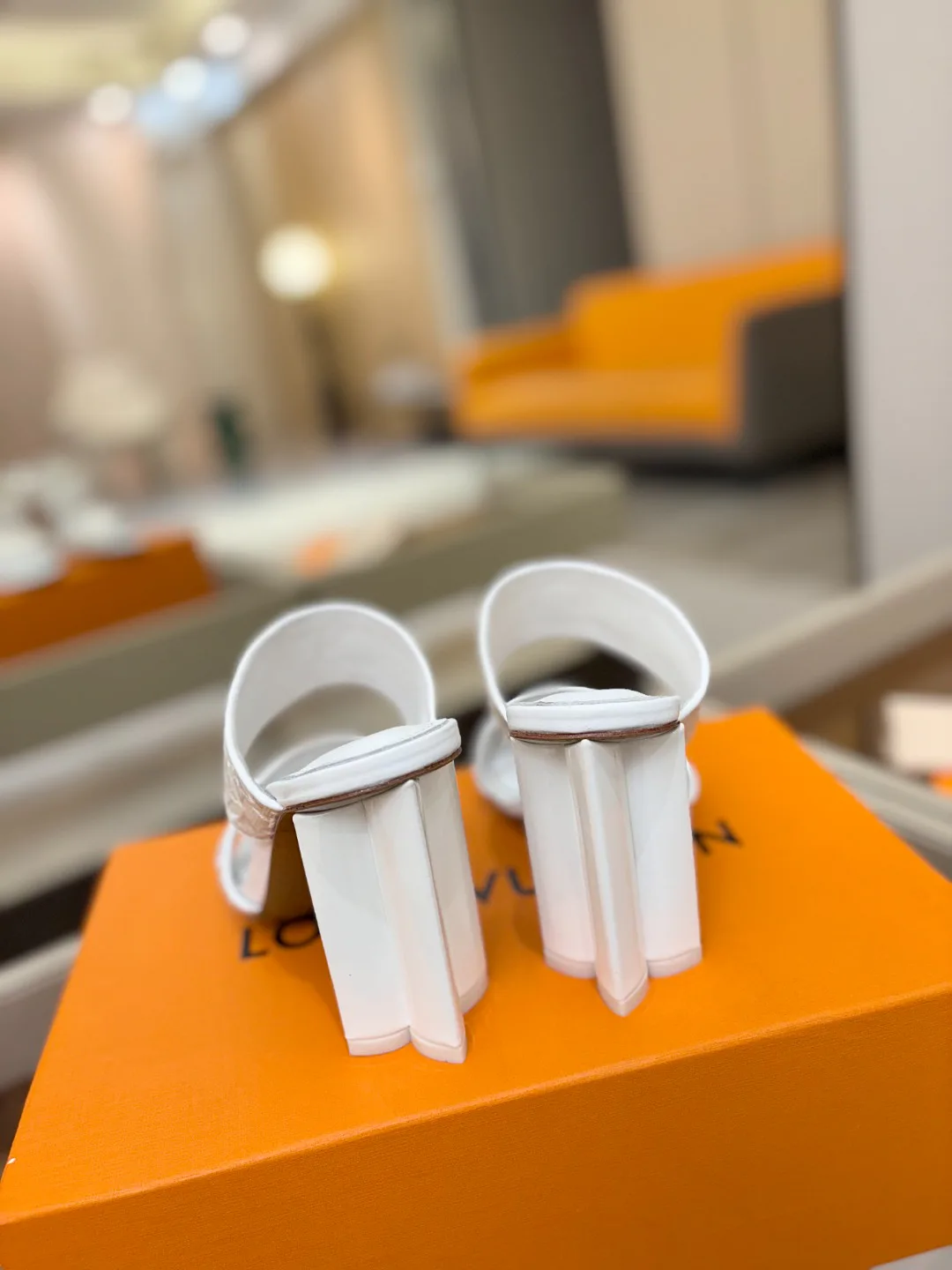 Шлепанцы Женские Louis Vuitton 11601043