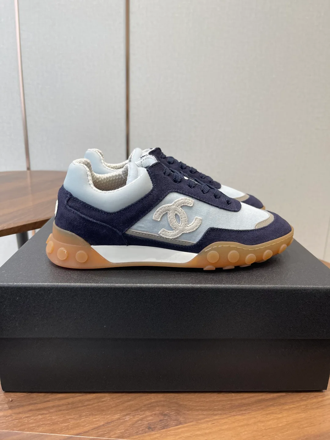 Кроссовки Женские Chanel 11645180