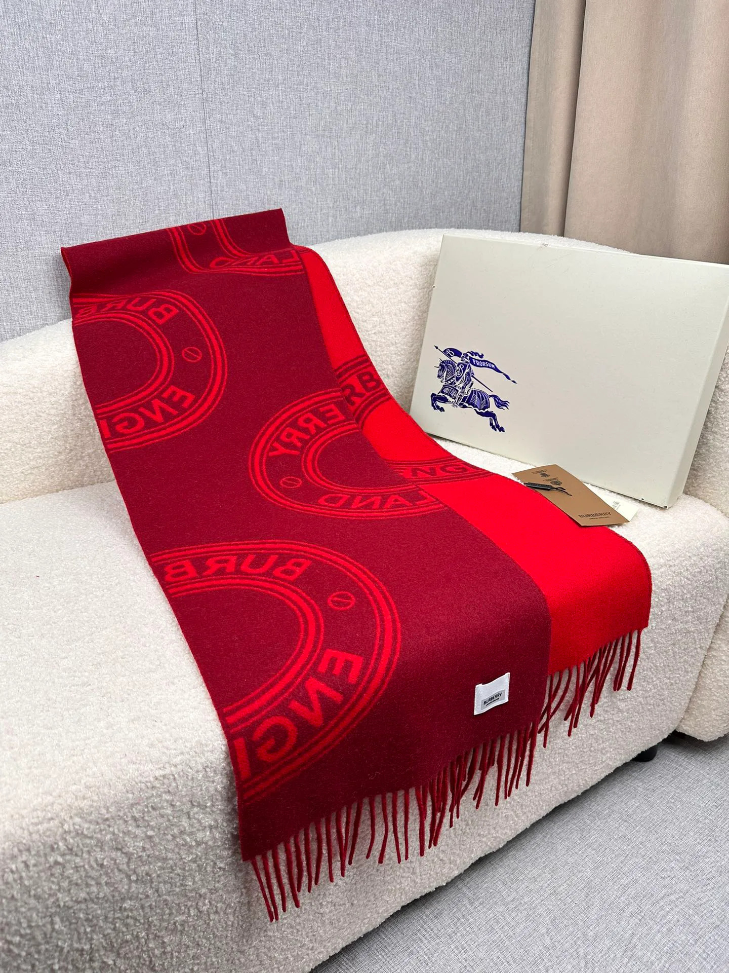 Шарфы Burberry 920472