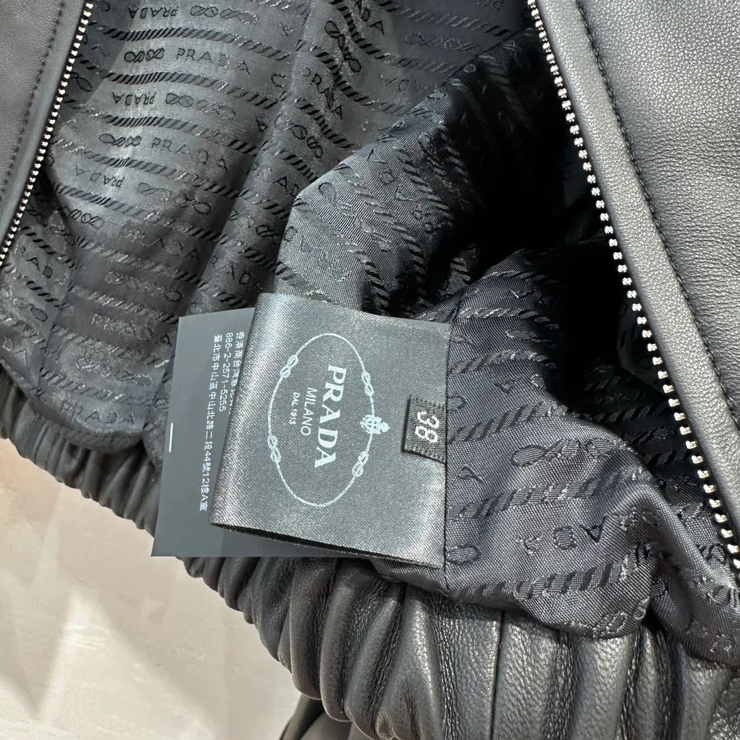 Кожаные Куртки И Дублёнки Женские Prada 11484176