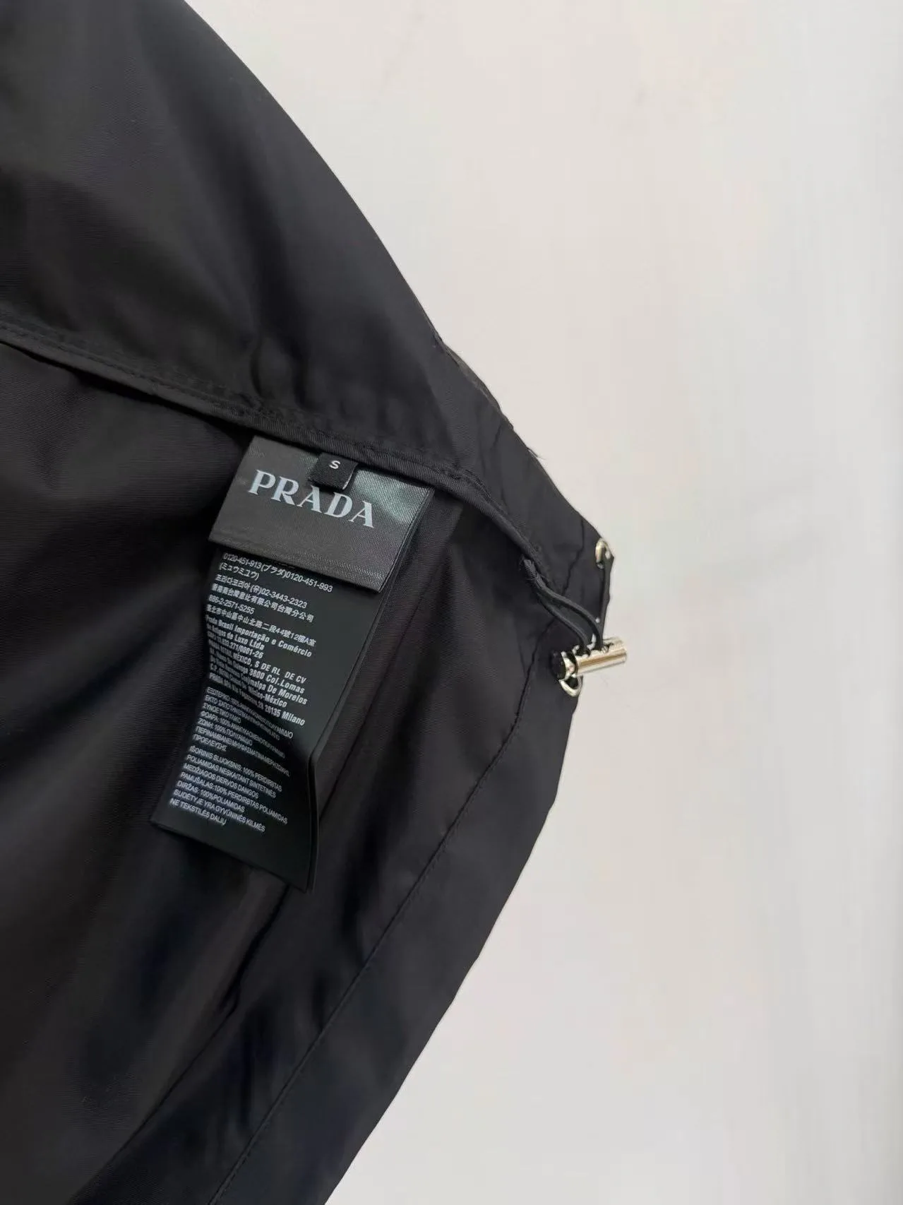Куртки И Пуховики Женские Prada 13392913