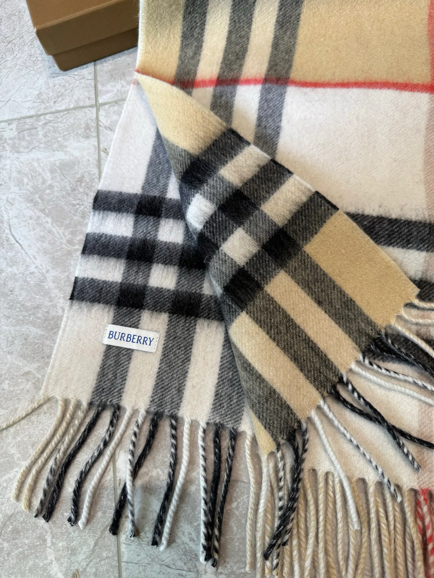 Шарфы Burberry 18275105