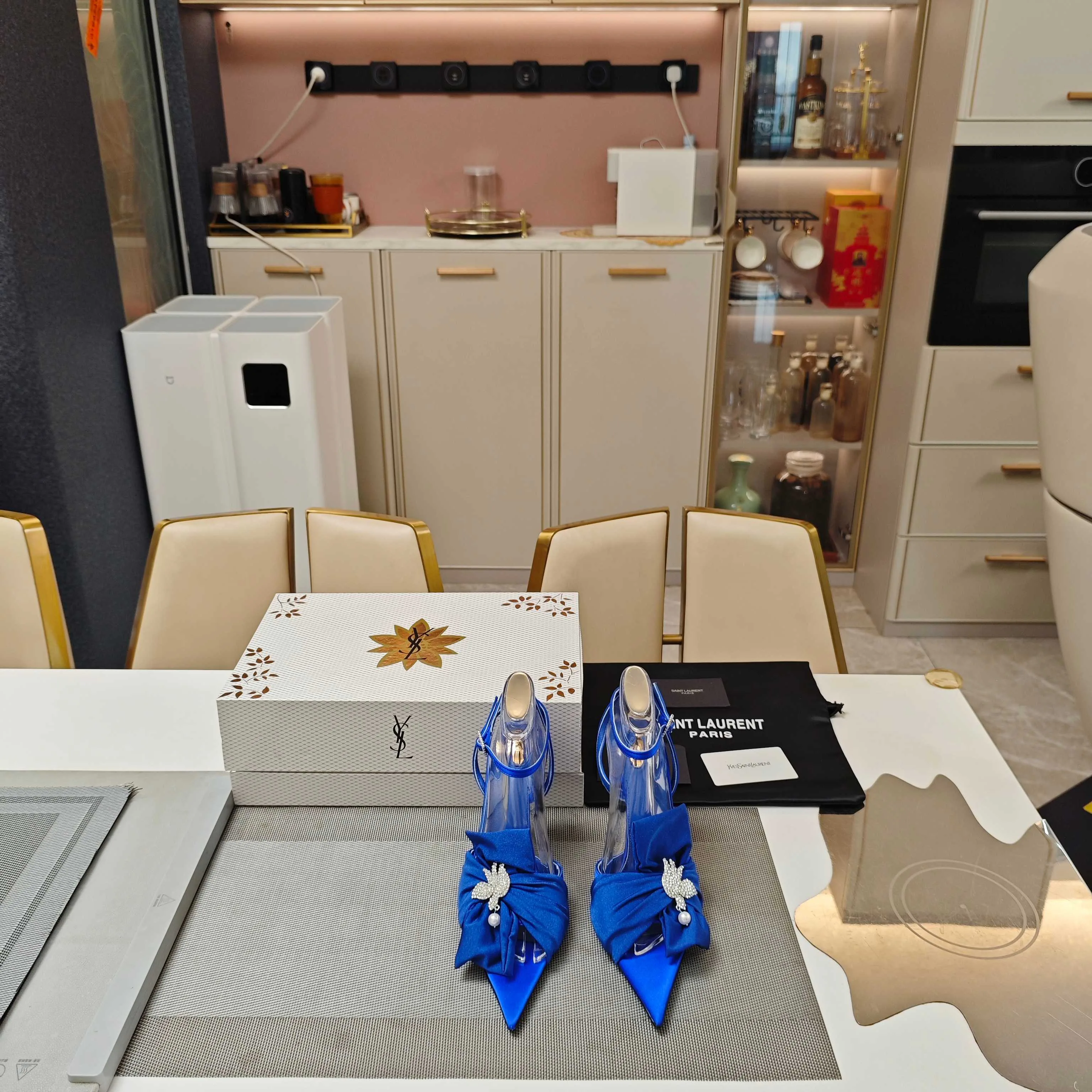 Босоножки Женские Saint Laurent 11490773