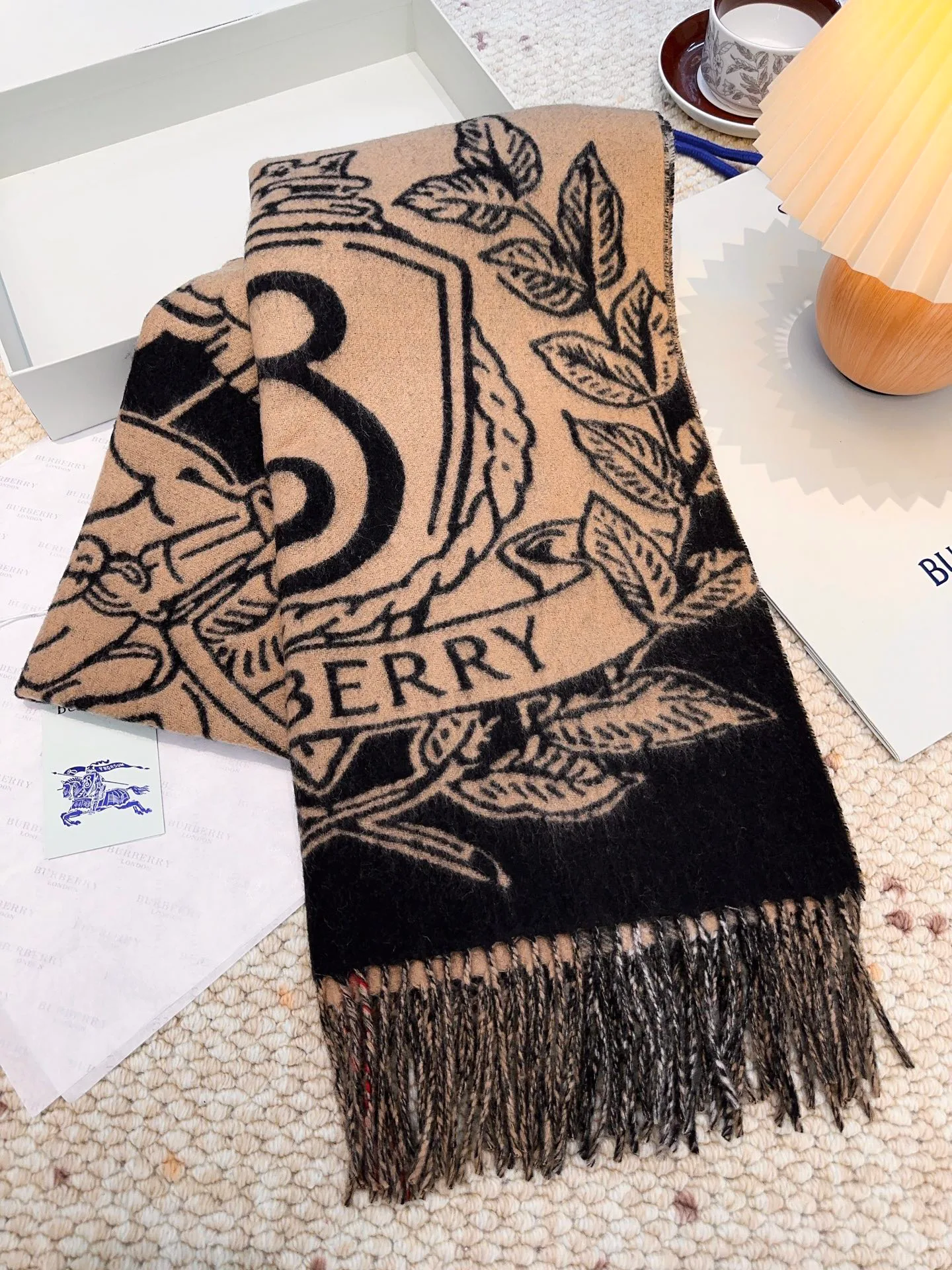 Шарфы Burberry 240453