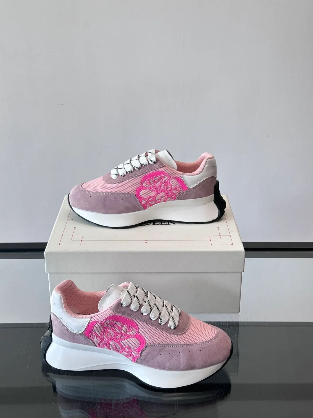 Кроссовки Женские Alexander Mcqueen 564589